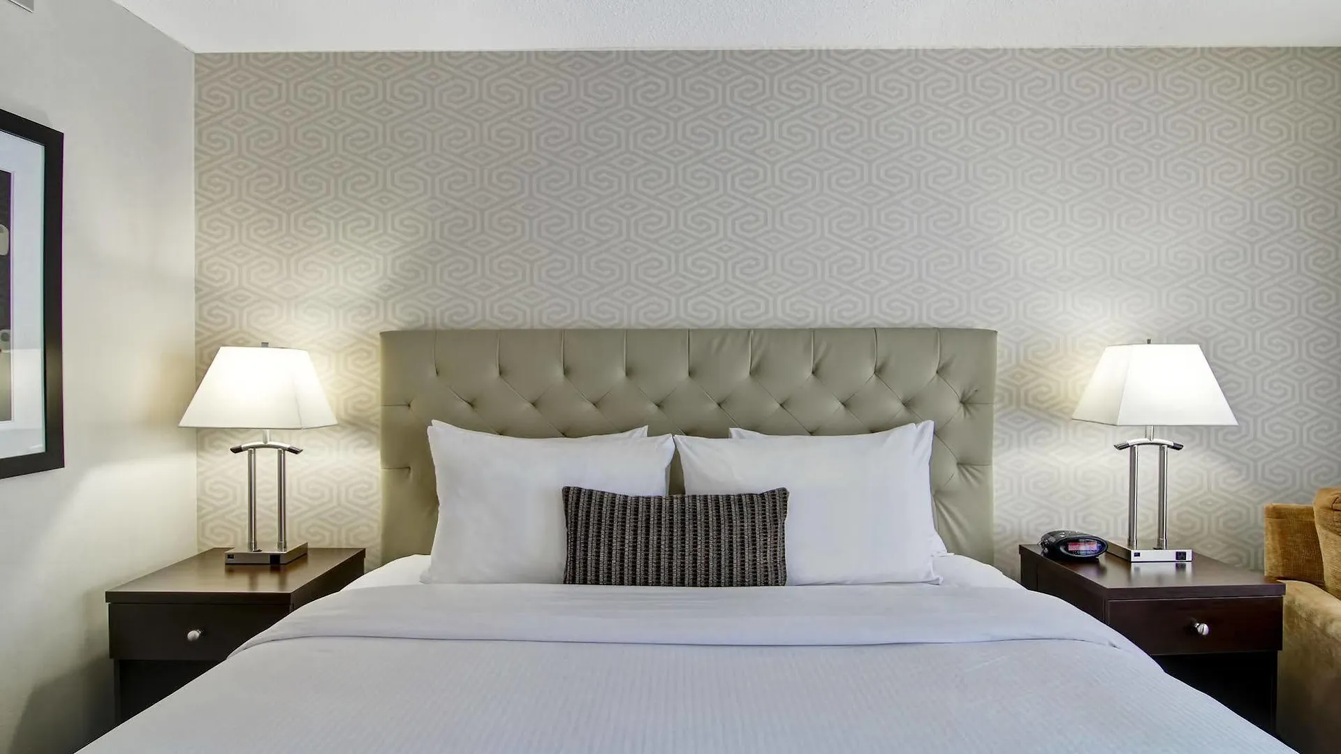 Best Western Cedar Park Inn Edmonton Hotel